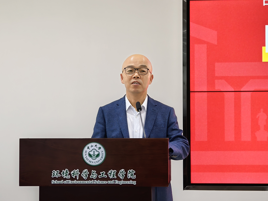 中华环境保护基金会白香东主任宣读了奖学金获奖团队名单